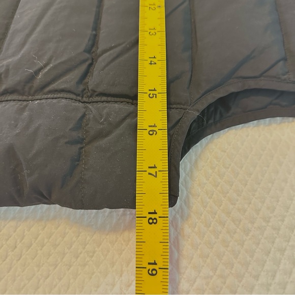 Lululemon women black vest
90% Grey goose down
10% Goose feathers - Picture 10 of 10